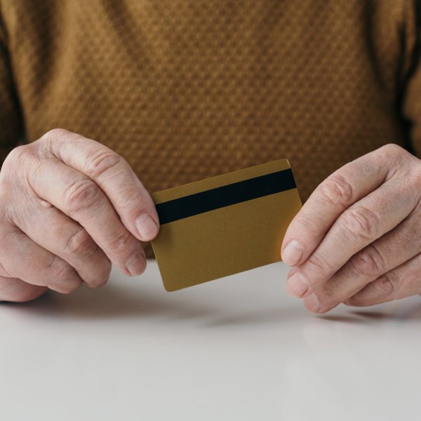 Ungerechtfertigte Belastung auf Ihrer Kreditkarte? So können Sie Ihr Geld zurückfordern