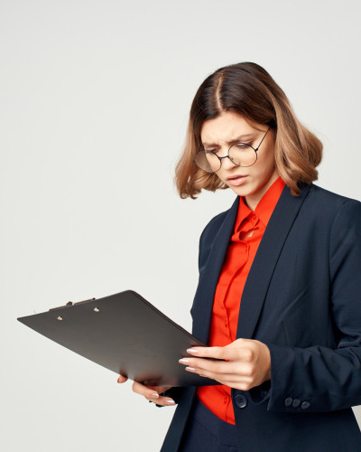 Arbeitszeugnis prüfen lassen - Unsere Juristen prüfen Ihr Arbeitszeugnis auf Herz und Nieren